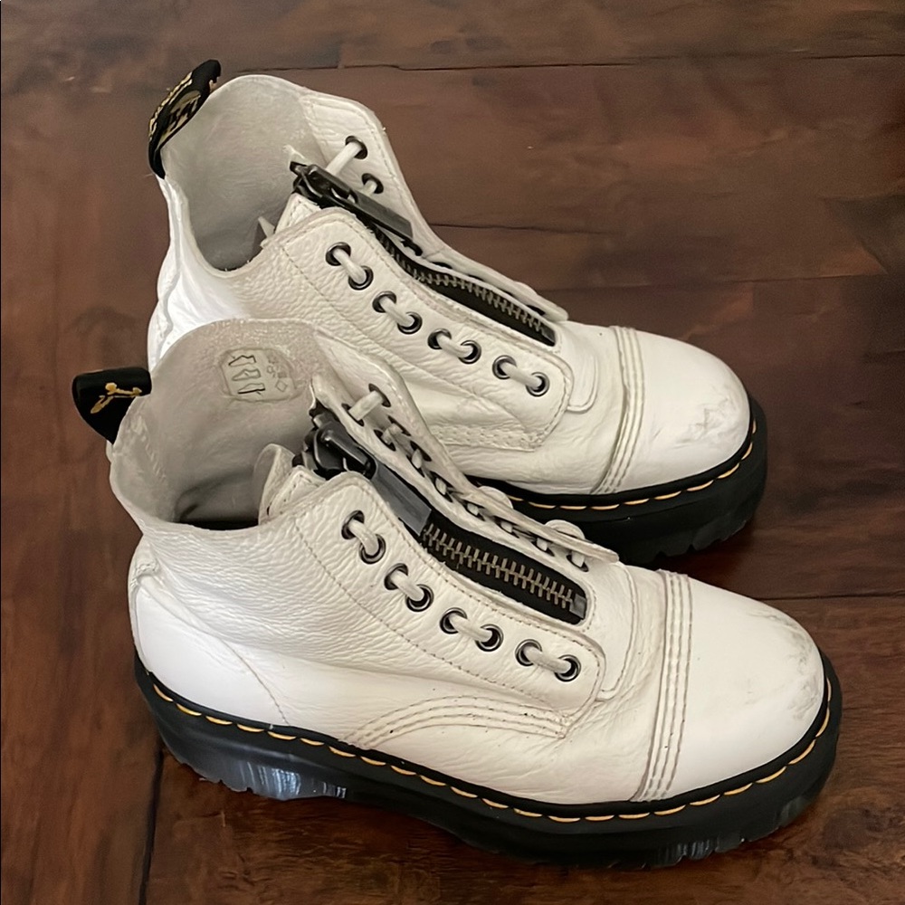 Doc Martens Sinclair platform boots